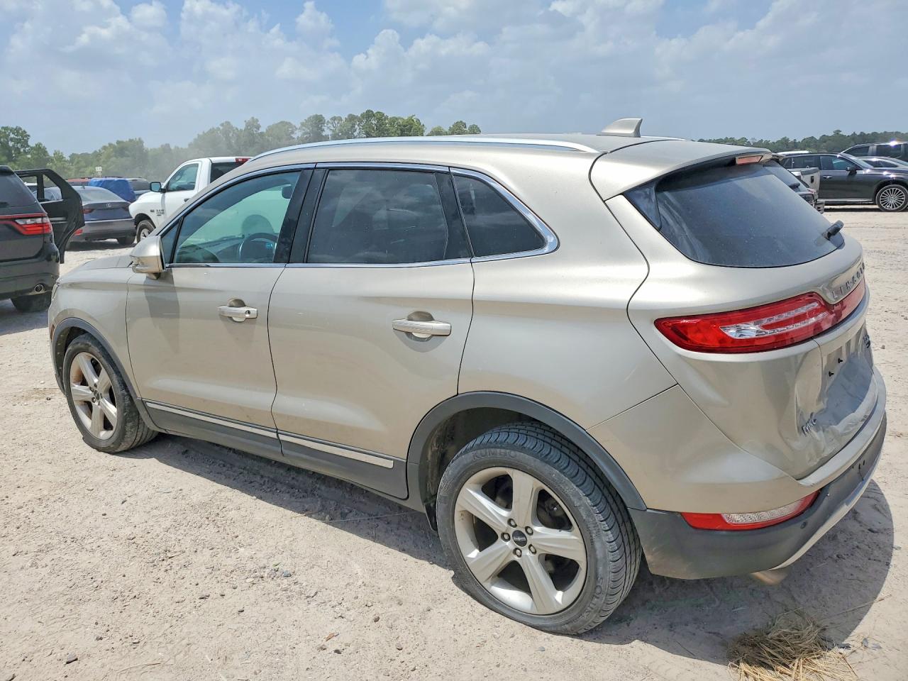 5LMCJ1A99FUJ31676 · 2015 LINCOLN MKC · 2/13