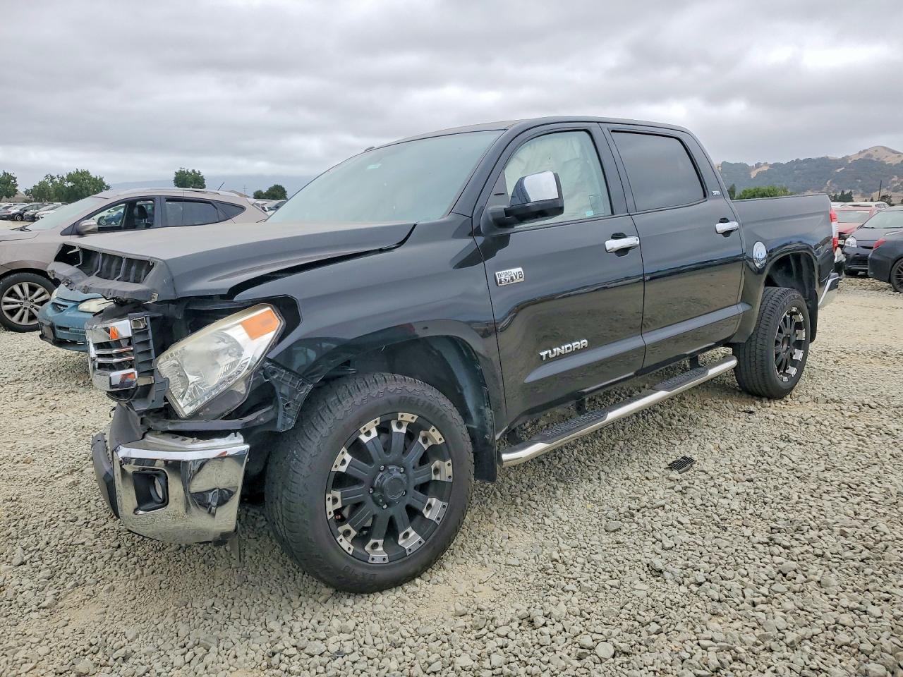 5TFDY5F1XHX665594 · 2017 TOYOTA TUNDRA