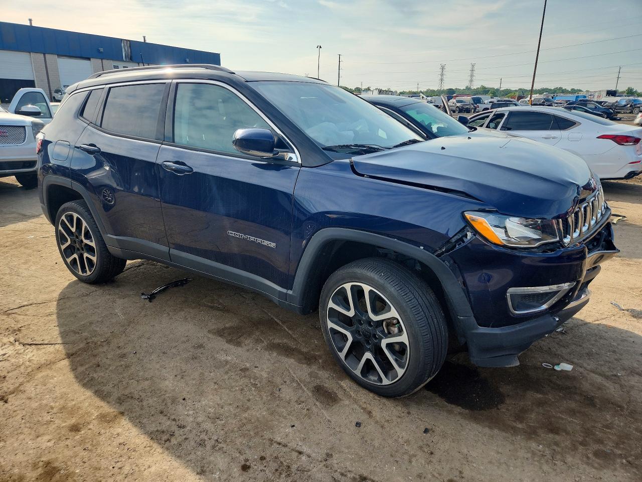 3C4NJDCB3JT306976 · 2018 JEEP COMPASS · 4/13