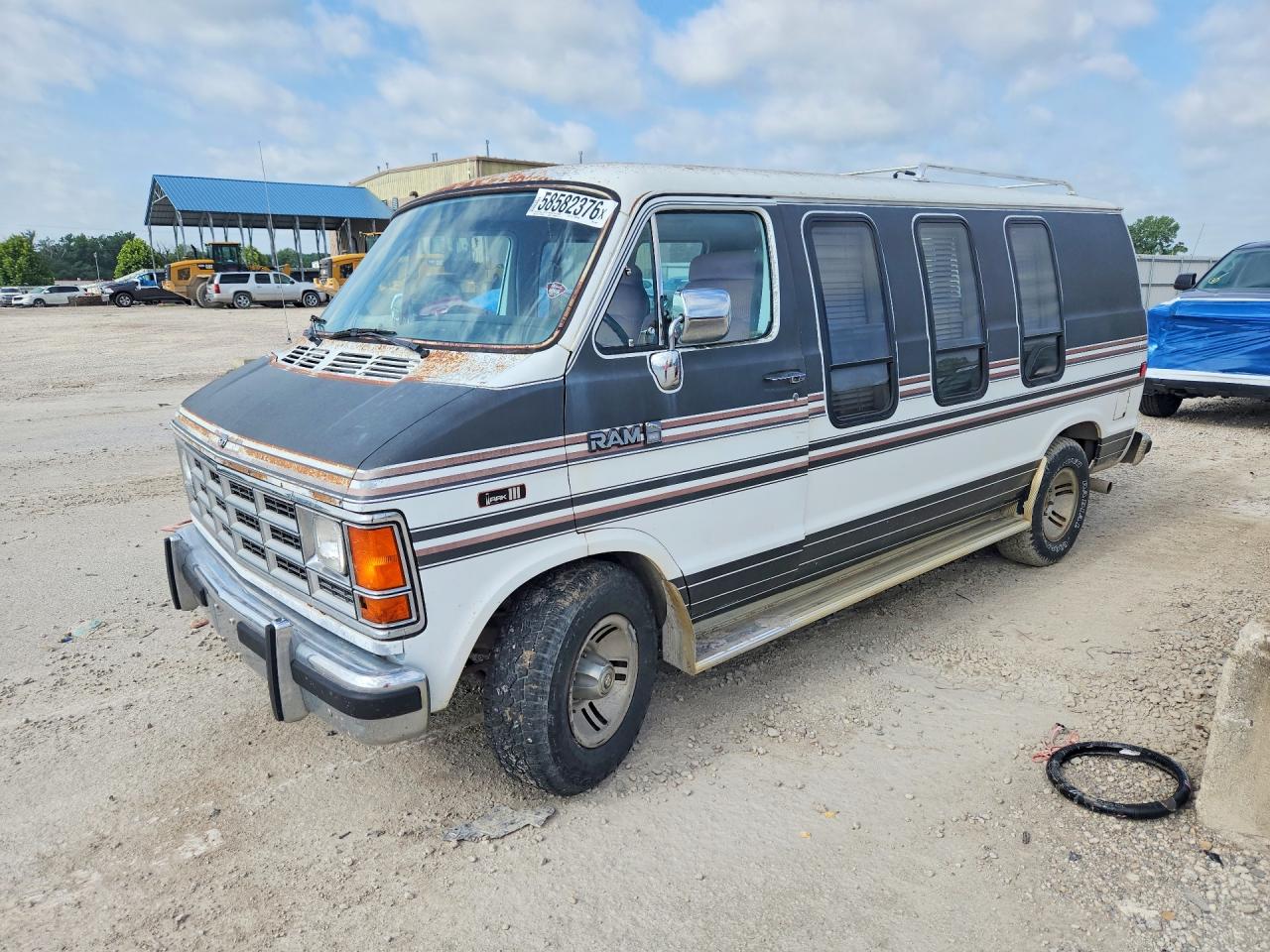 2B6HB21Y7KK366637 · 1989 DODGE RAM VAN