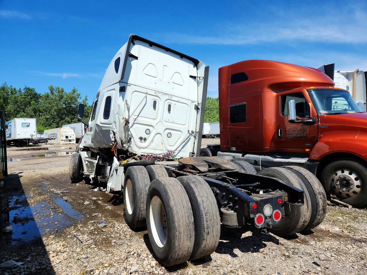3AKJHHDR9NSNU3953 · 2022 FREIGHTLINER CASCADIA 126 · 3/10