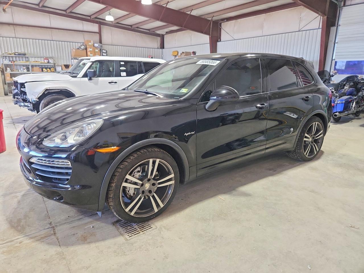 2011 PORSCHE CAYENNE