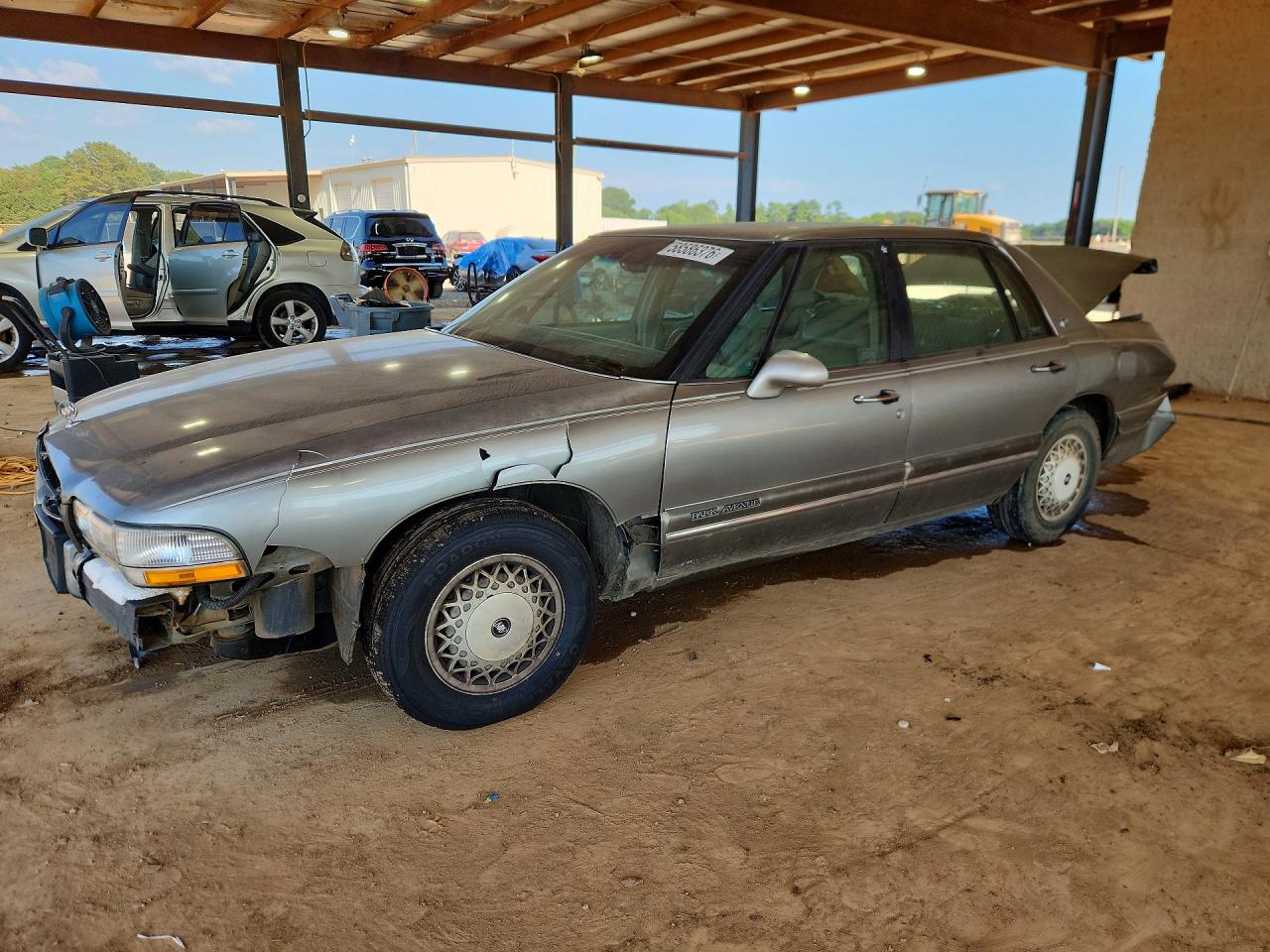 1G4CW52K0TH608500 · 1996 BUICK PARK AVENUE