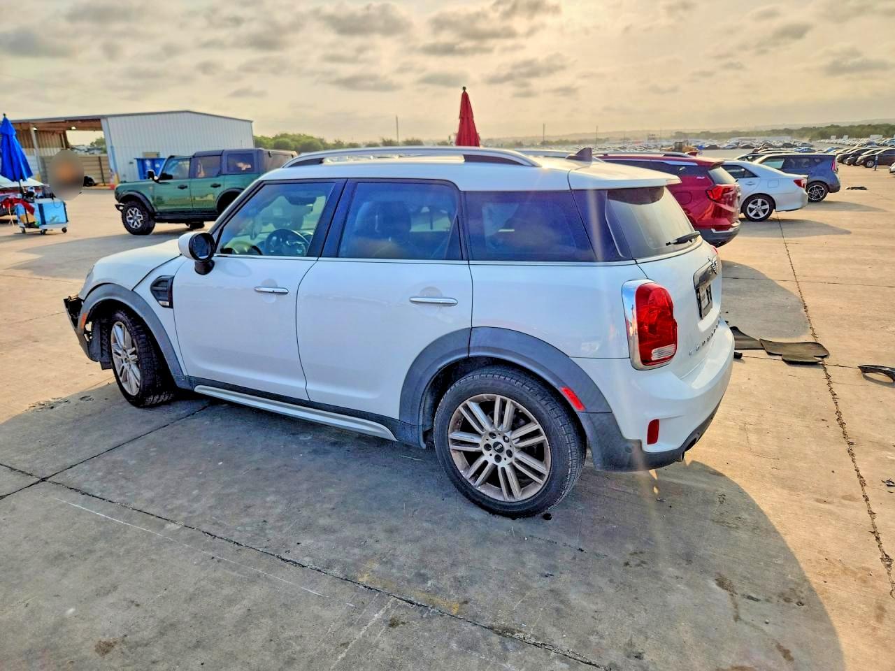 WMZYW3C05L3L02059 · 2020 MINI COOPER · 2/13