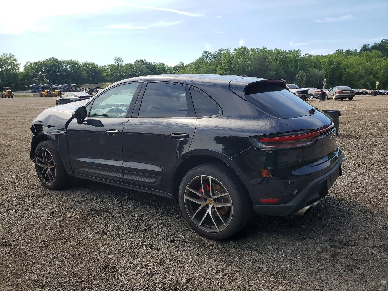 WP1AG2A55SLB42205 · 2025 PORSCHE MACAN · 2/13