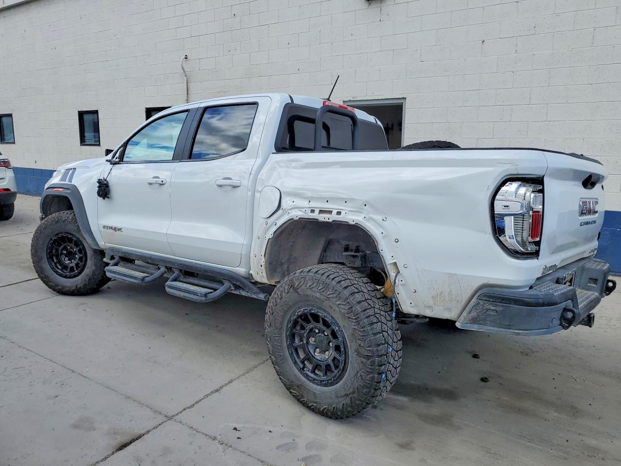 1GTP6EEK1R1127934 · 2024 GMC CANYON · 2/12