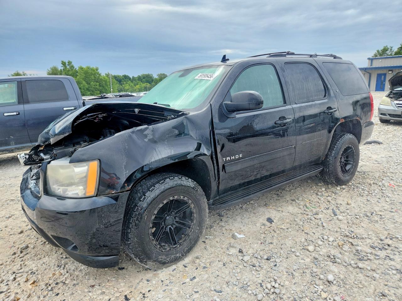 1GNSKBE05BR255417 · 2011 CHEVROLET TAHOE