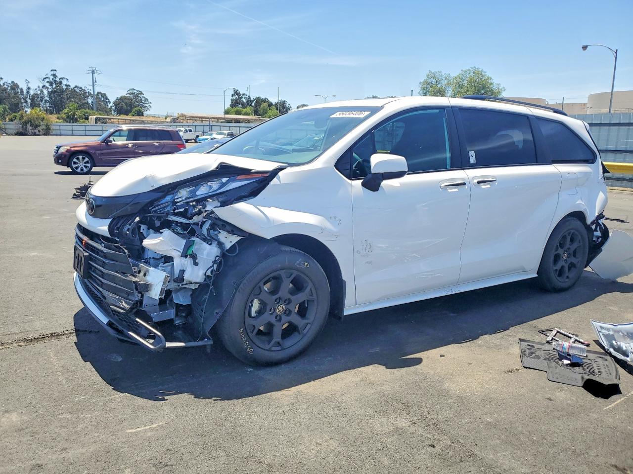 5TDCSKFC2TS259823 · 2026 TOYOTA SIENNA