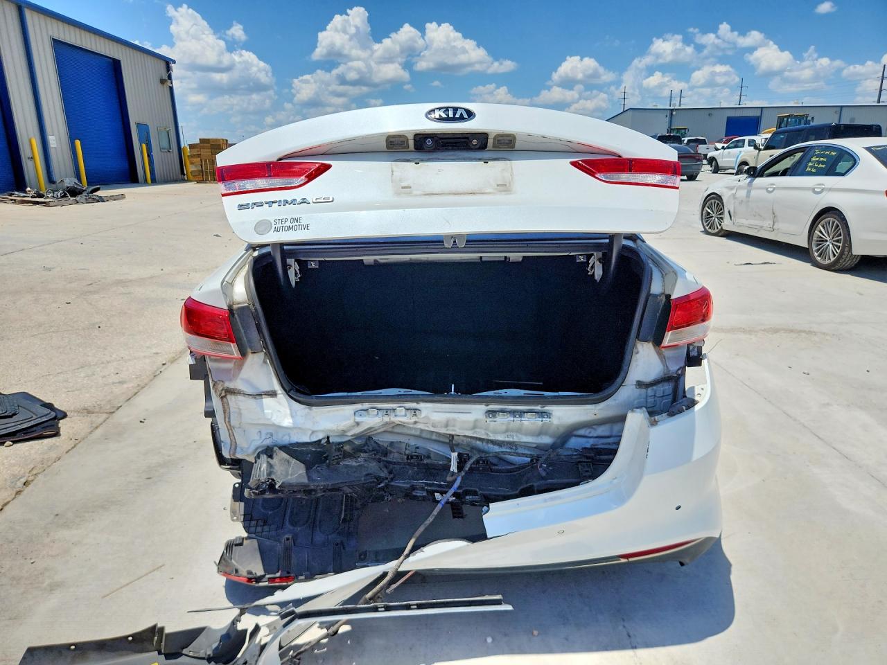 5XXGT4L35GG051893 · 2016 KIA OPTIMA · 6/13