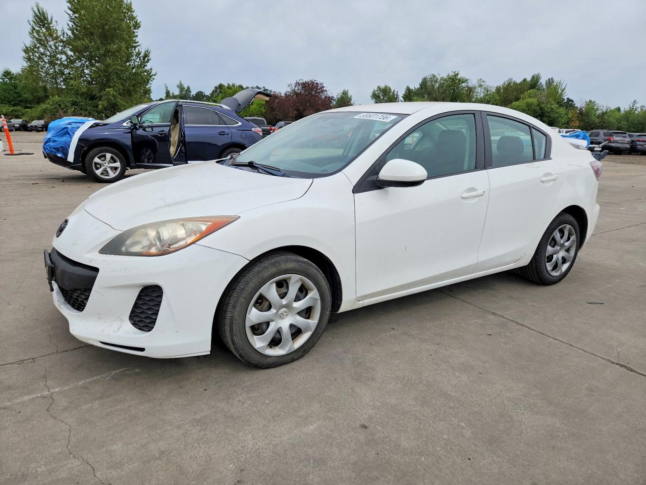 2013 MAZDA 3