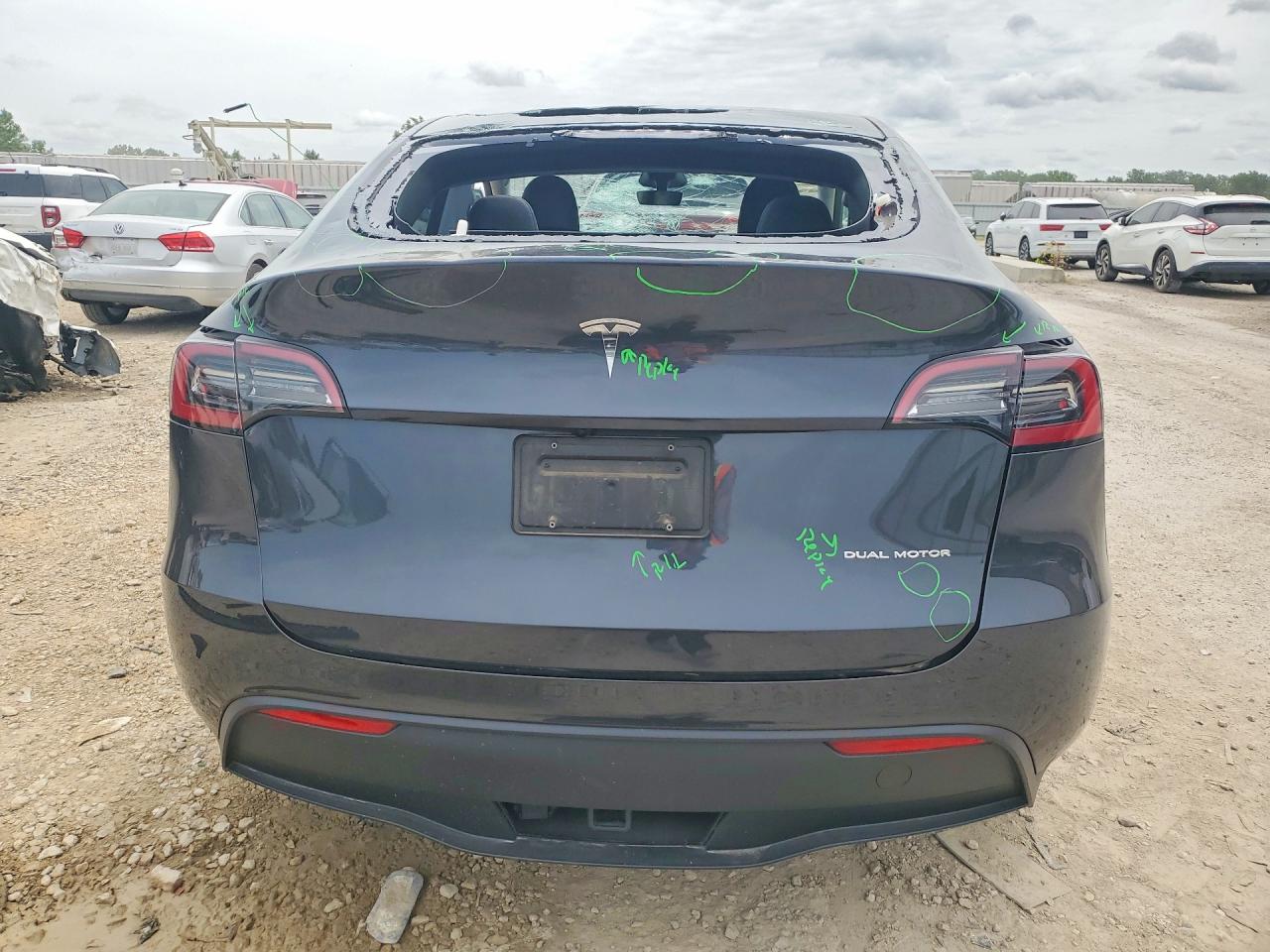 7SAYGDEE0RF024973 · 2024 TESLA MODEL Y · 6/12