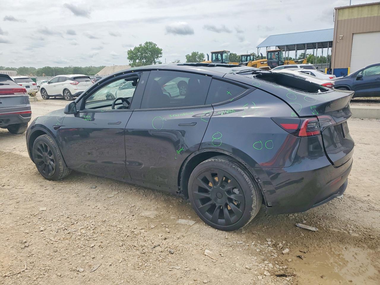 7SAYGDEE0RF024973 · 2024 TESLA MODEL Y · 2/12