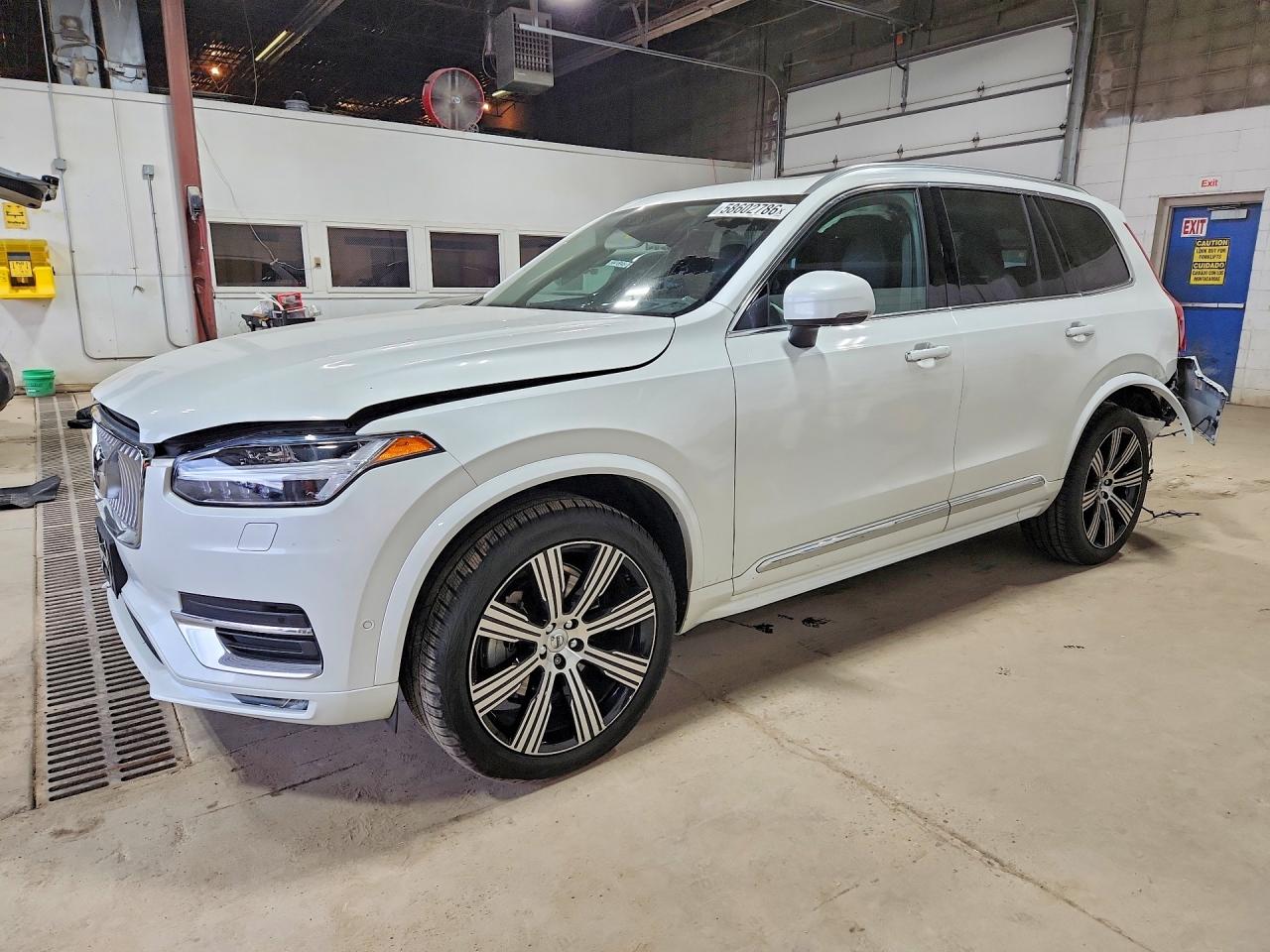 YV4A221L4N1833169 · 2022 VOLVO XC90