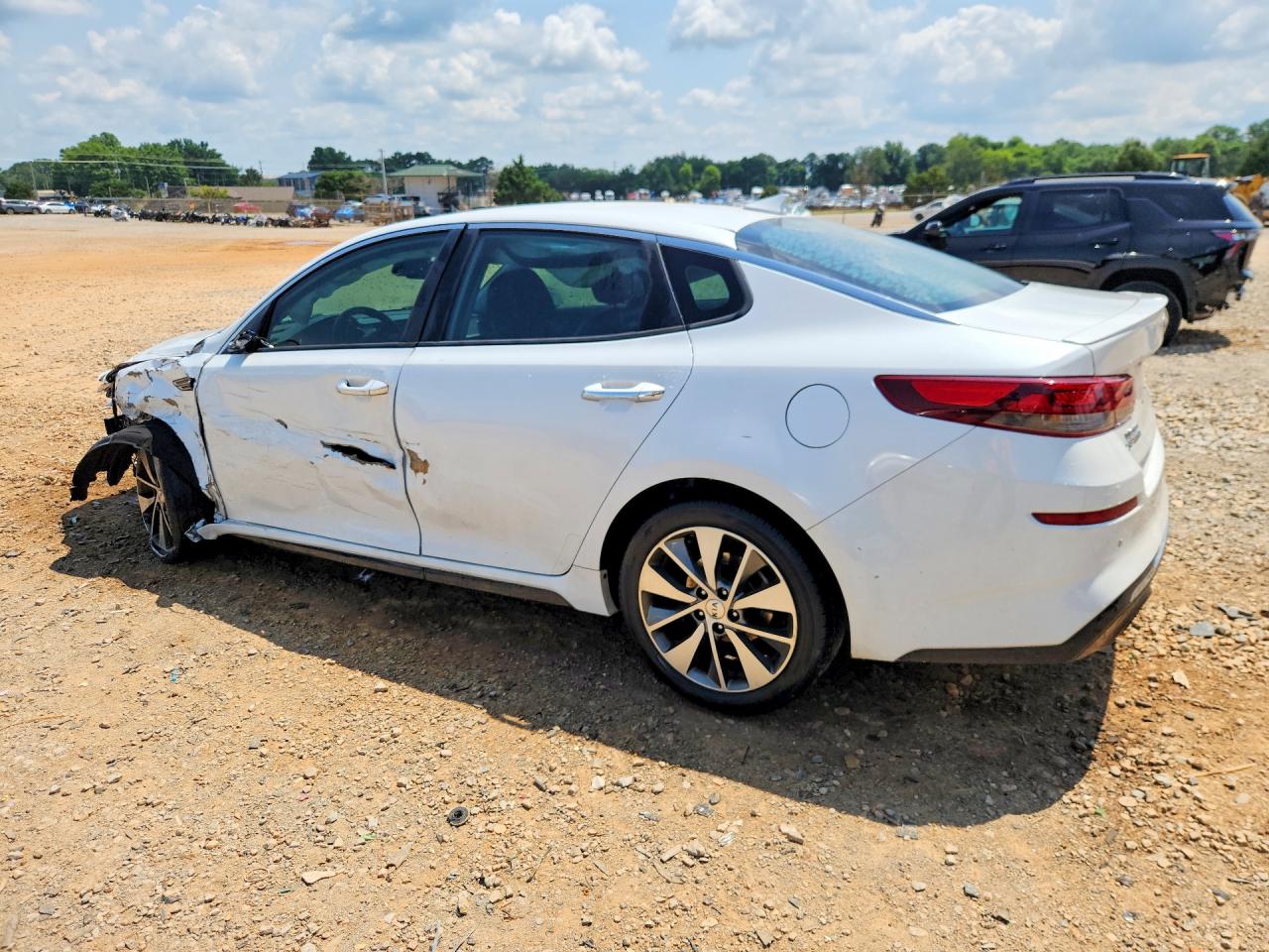 5XXGT4L39KG287052 · 2019 KIA OPTIMA · 2/13