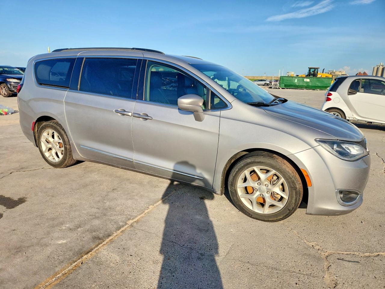 2C4RC1BG3HR831332 · 2017 CHRYSLER PACIFICA · 4/14