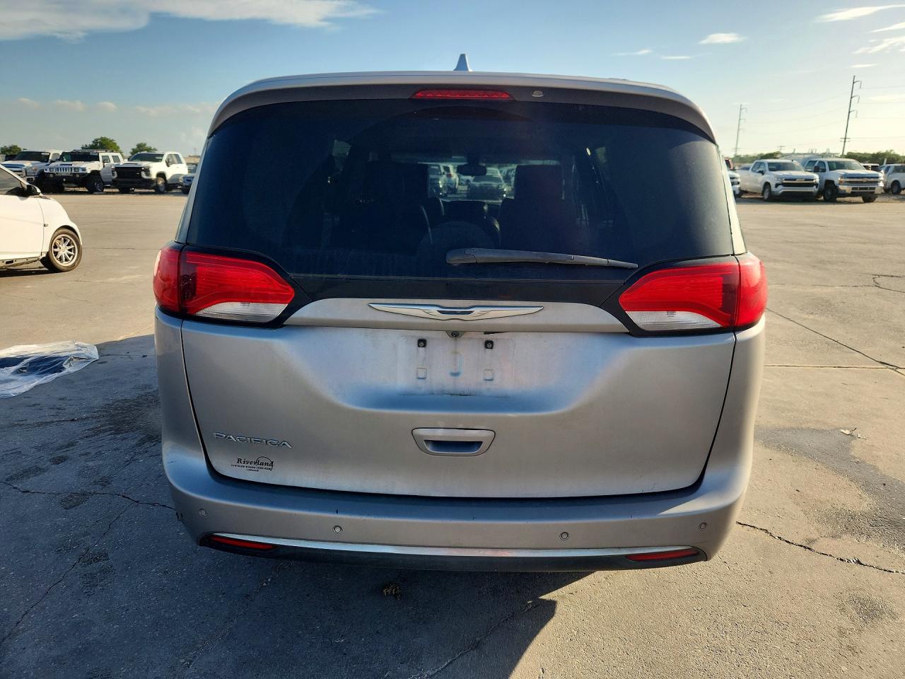 2C4RC1BG3HR831332 · 2017 CHRYSLER PACIFICA · 6/14