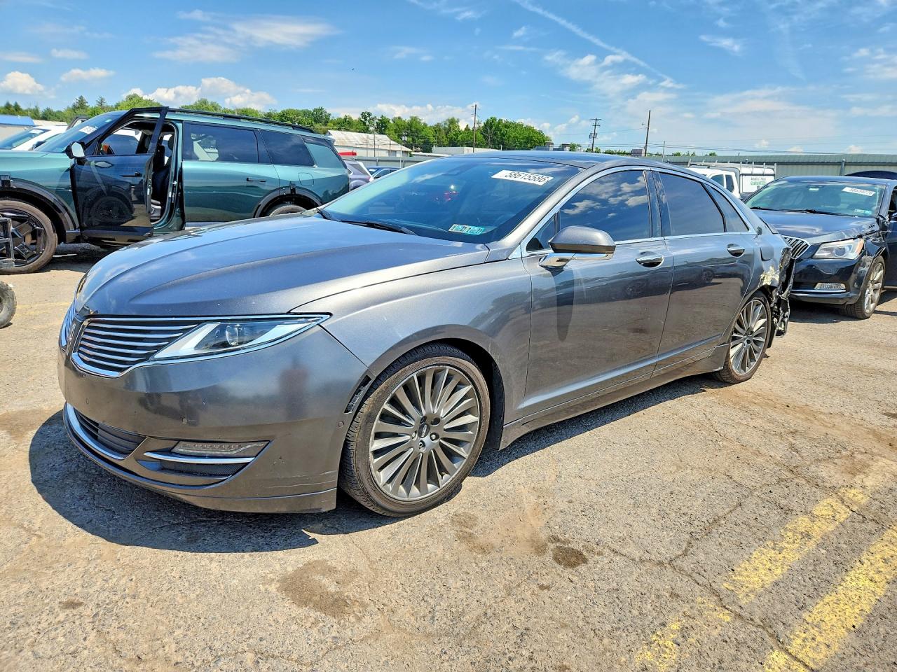3LN6L2JK7FR603724 · 2015 LINCOLN MKZ