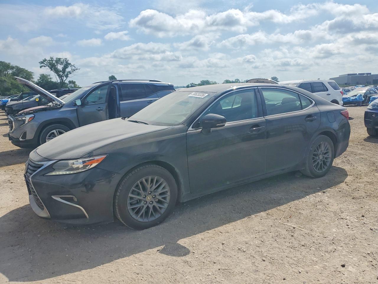 58ABK1GG7JU112000 · 2018 LEXUS ES
