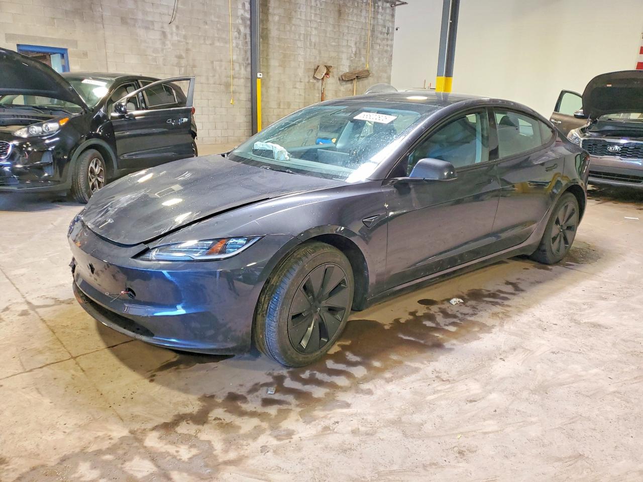5YJ3E1EAXSF879842 · 2025 TESLA MODEL 3