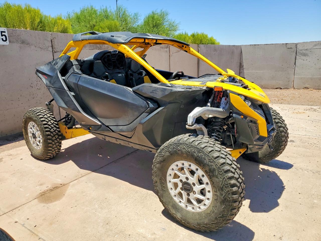 3JB8XAT26RE000075 · 2024 CAN-AM MAVERICK R