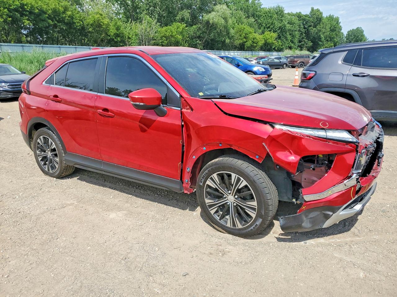 JA4ASWAA1NZ006685 · 2022 MITSUBISHI ECLIPSE CROSS · 4/13