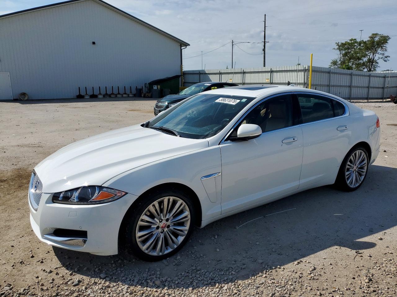 SAJWJ0EF4E8U28135 · 2014 JAGUAR XF