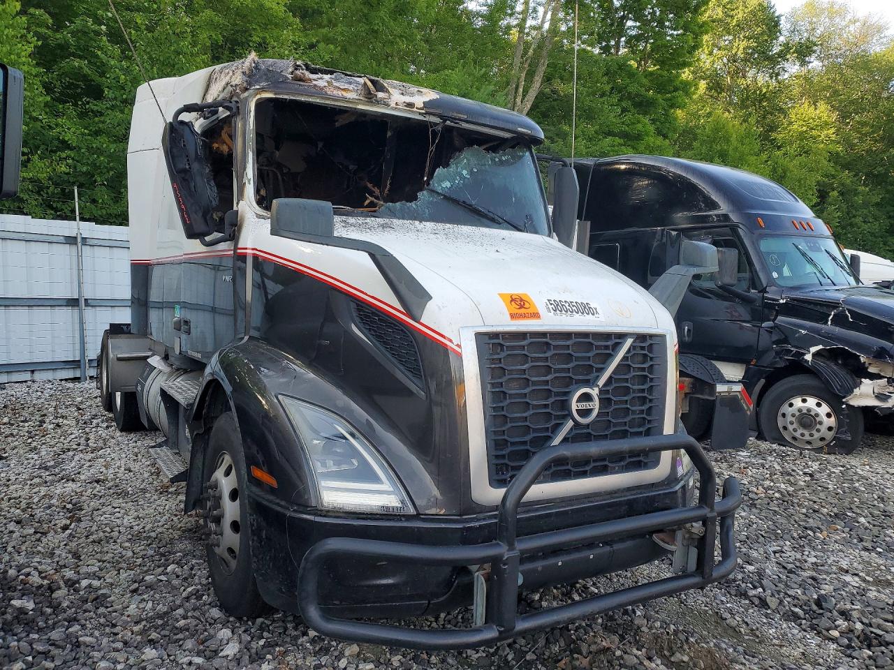 4V4WB9EG1KN207683 · 2019 VOLVO VNR · 4/14