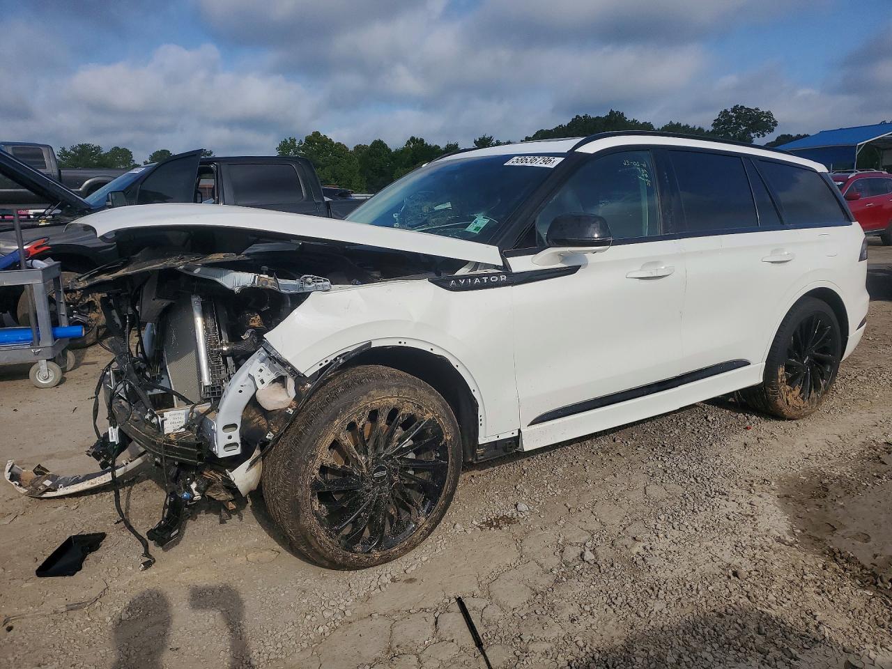 5LM5J7WC1SGL34800 · 2025 LINCOLN AVIATOR