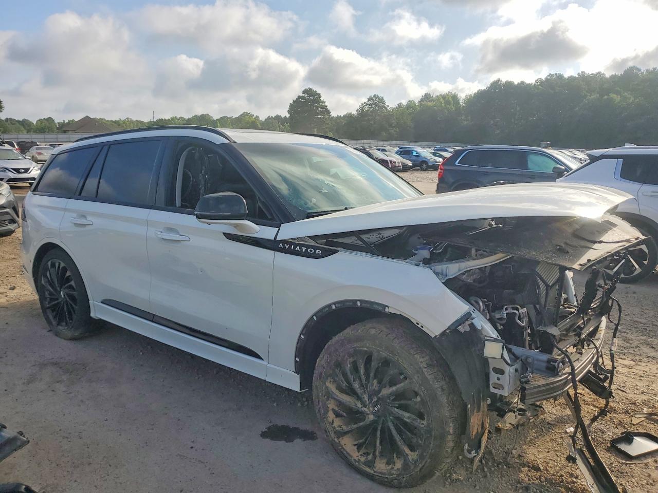5LM5J7WC1SGL34800 · 2025 LINCOLN AVIATOR · 4/13