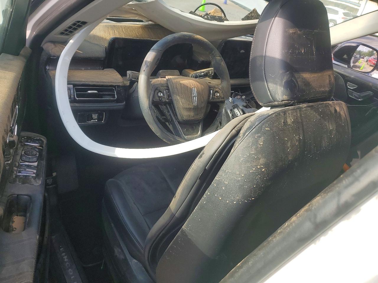 5LM5J7WC1SGL34800 · 2025 LINCOLN AVIATOR · 8/13