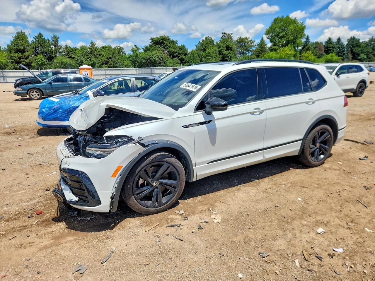 3VV8B7AX0RM185549 · 2024 VOLKSWAGEN TIGUAN