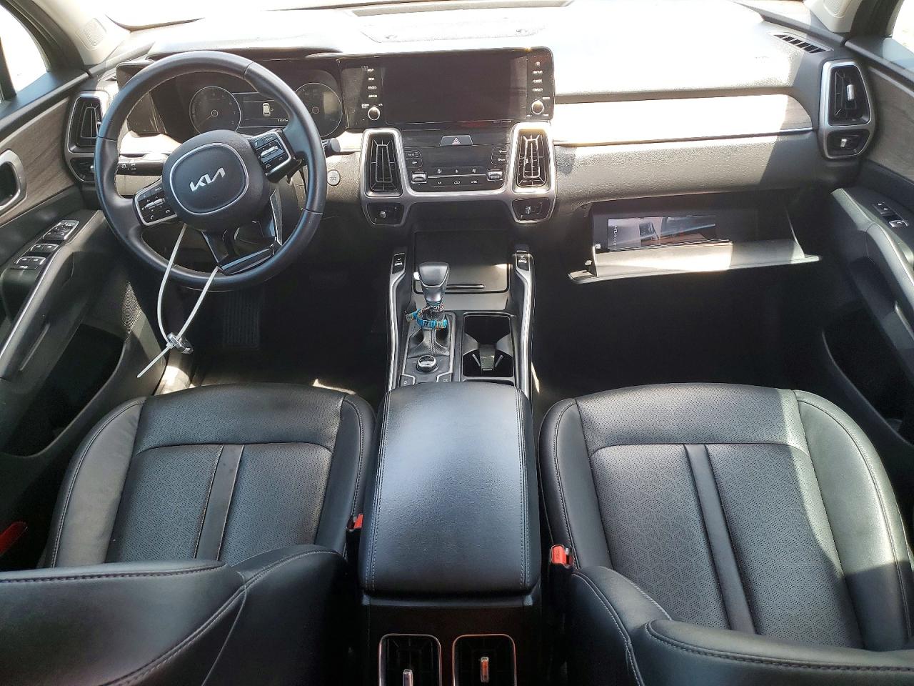 5XYRLDLCXNG138075 · 2022 KIA SORENTO · 8/14