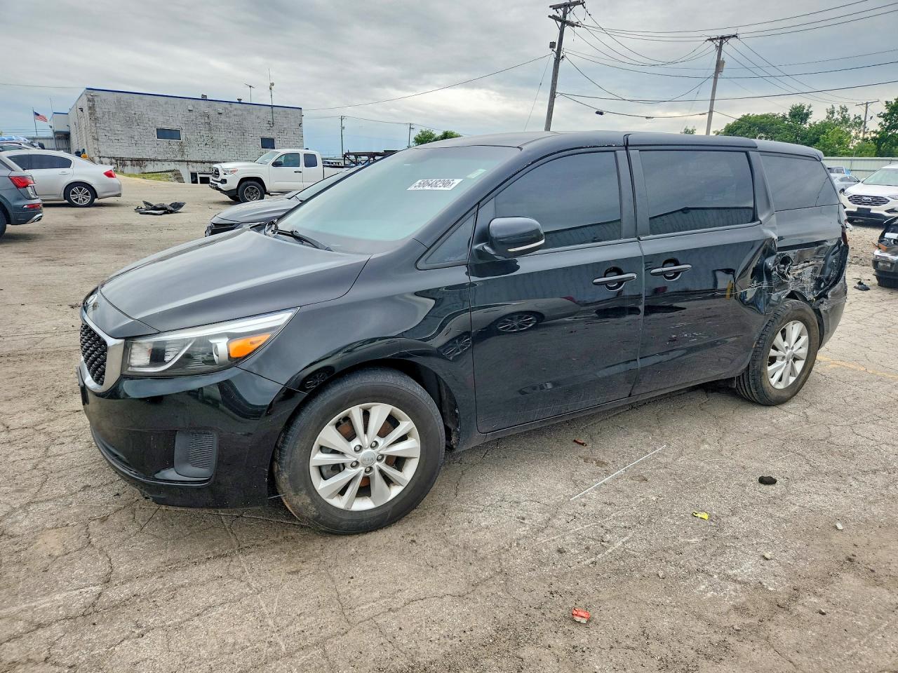 KNDMB5C15H6225892 · 2017 KIA SEDONA