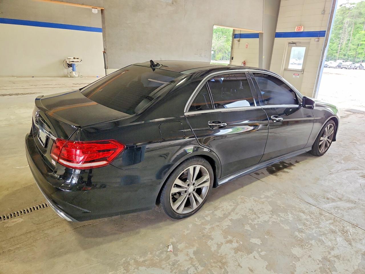 WDDHF5KBXGB191749 · 2016 MERCEDES-BENZ E · 3/13