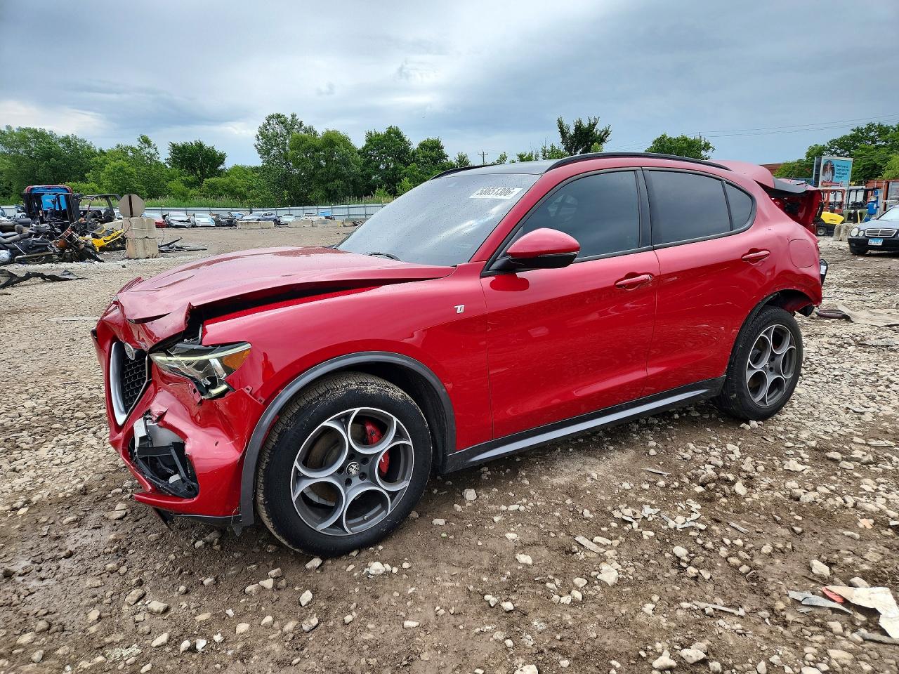 ZASPAKBN7N7D32975 · 2022 ALFA ROMEO STELVIO