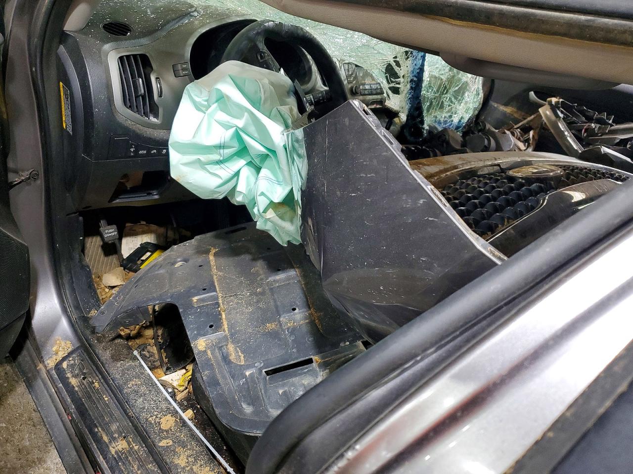 KNDPB3AC1G7832502 · 2016 KIA SPORTAGE · 8/14