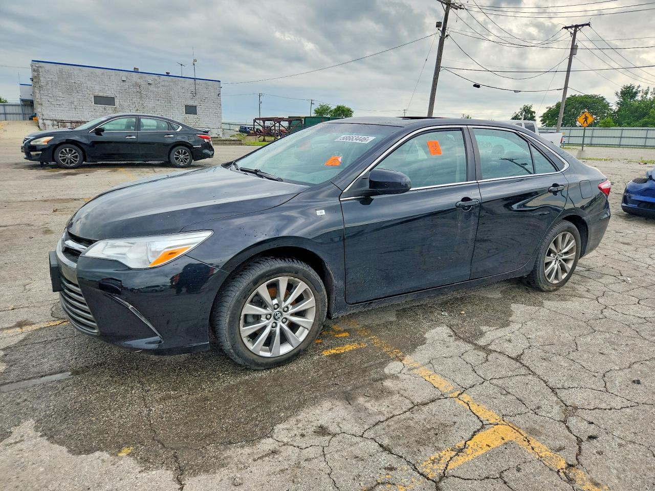 4T1BF1FK7HU708302 · 2017 TOYOTA CAMRY