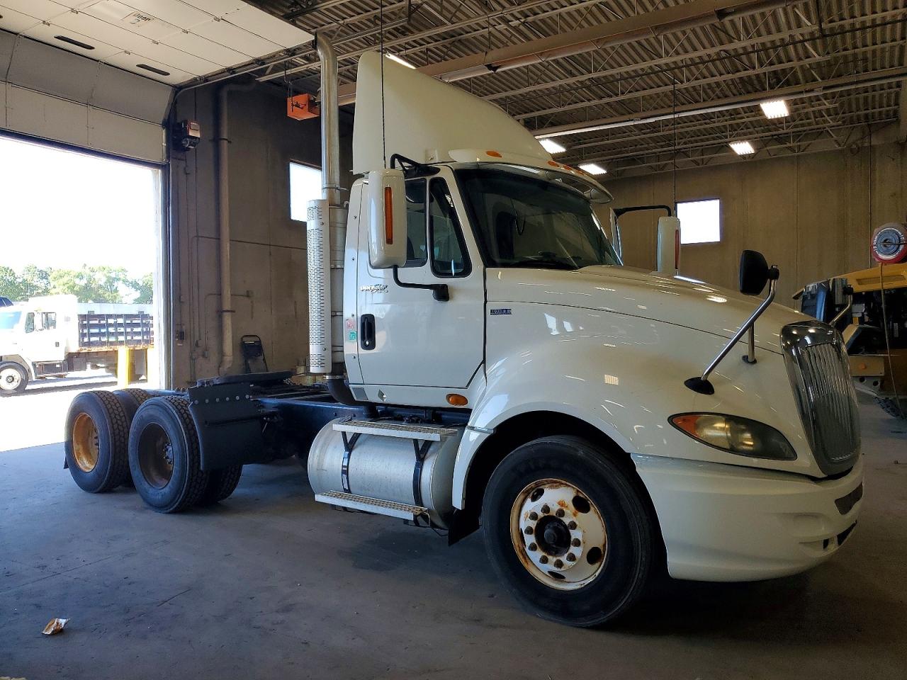 1HSCUSJR5BJ359195 · 2011 INTERNATIONAL PROSTAR