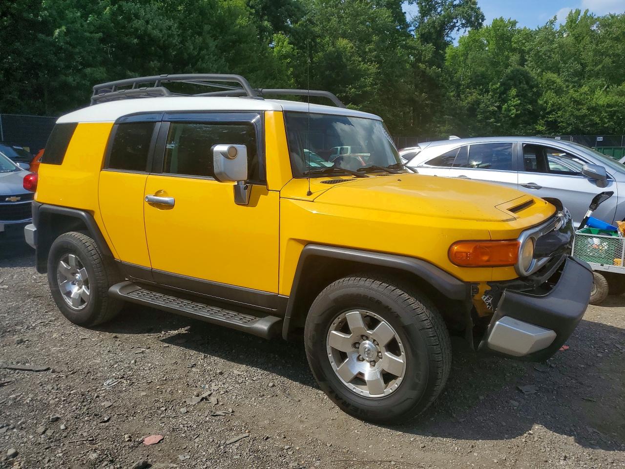 JTEBU11FX8K049790 · 2008 TOYOTA FJ CRUISER · 4/13