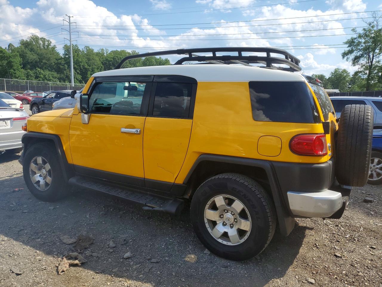 JTEBU11FX8K049790 · 2008 TOYOTA FJ CRUISER · 2/13