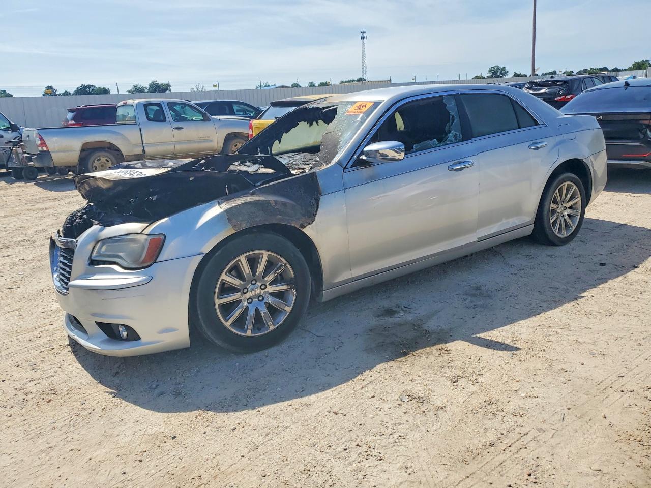 2C3CCACG8CH309089 · 2012 CHRYSLER 300