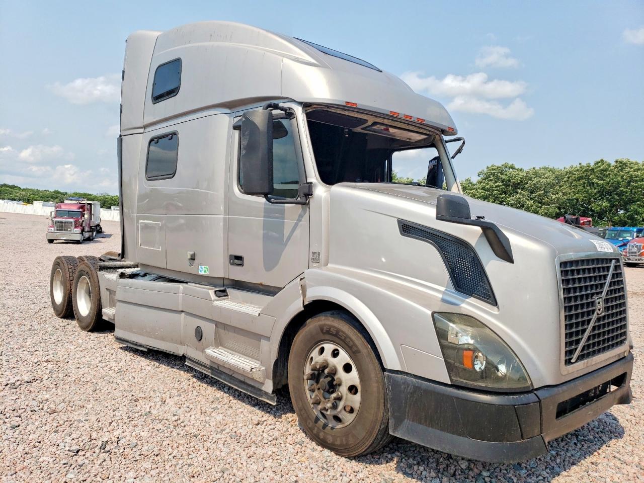 4V4NC9EH4JN996721 · 2018 VOLVO VN