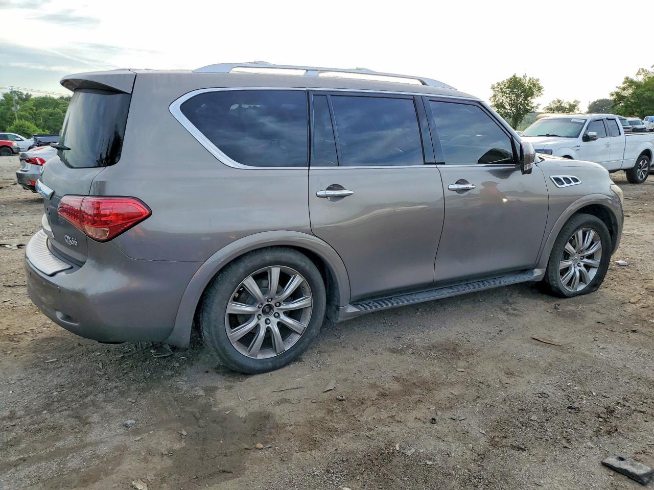 JN8AZ2NE1D9061387 · 2013 INFINITI QX56 · 3/13