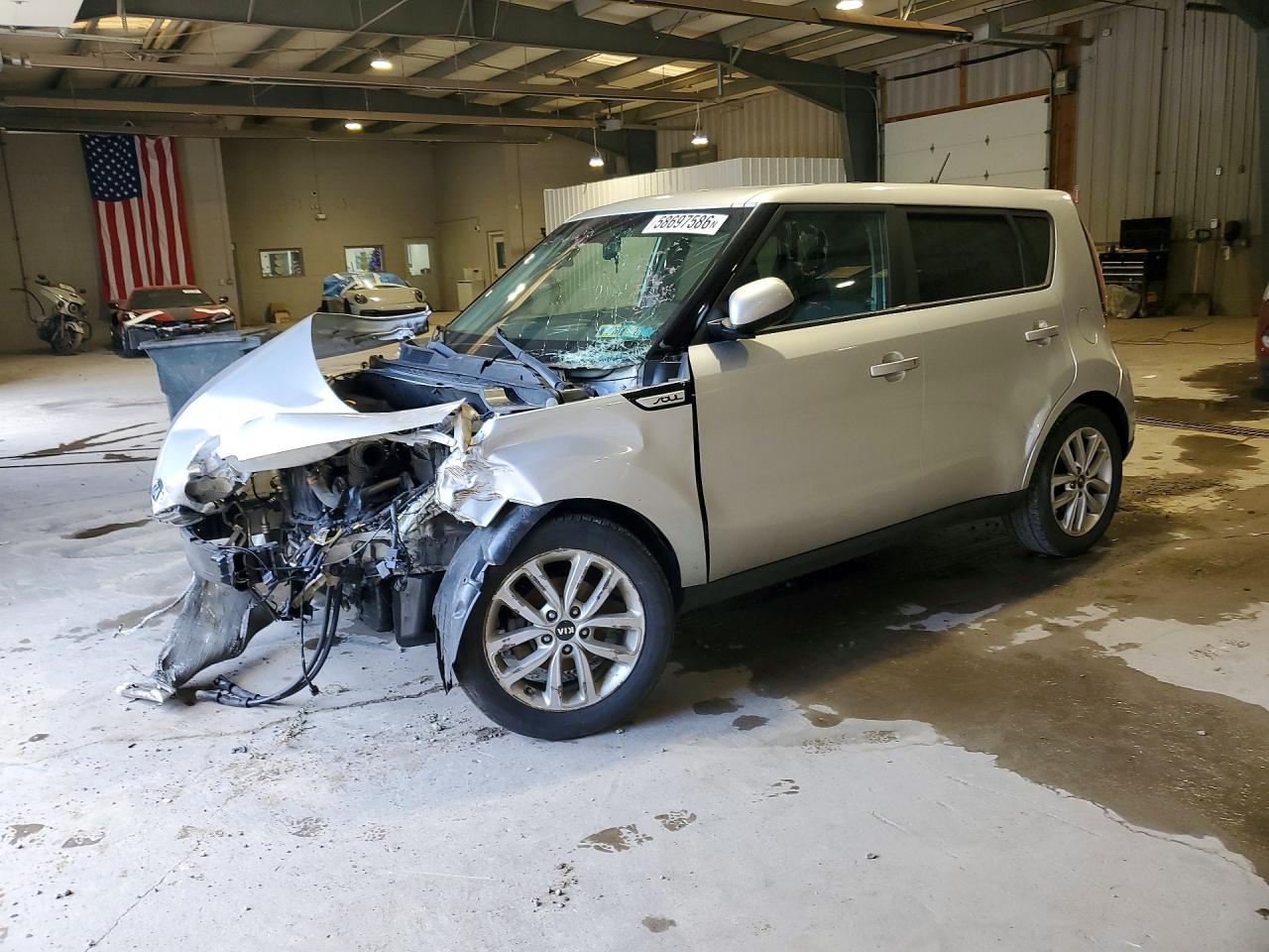 KNDJP3A5XJ7538449 · 2018 KIA SOUL