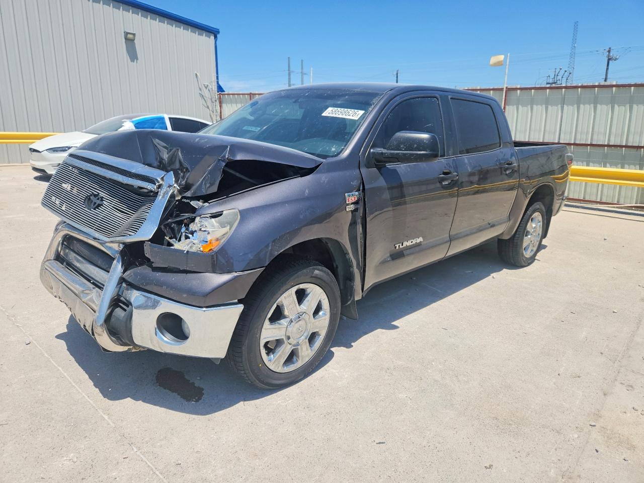 5TFDW5F1XBX178988 · 2011 TOYOTA TUNDRA