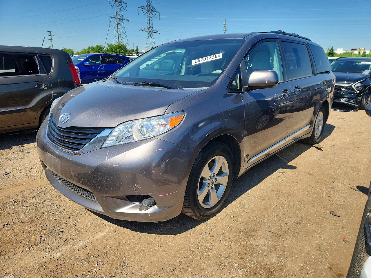 5TDKK3DC6BS107384 · 2011 TOYOTA SIENNA