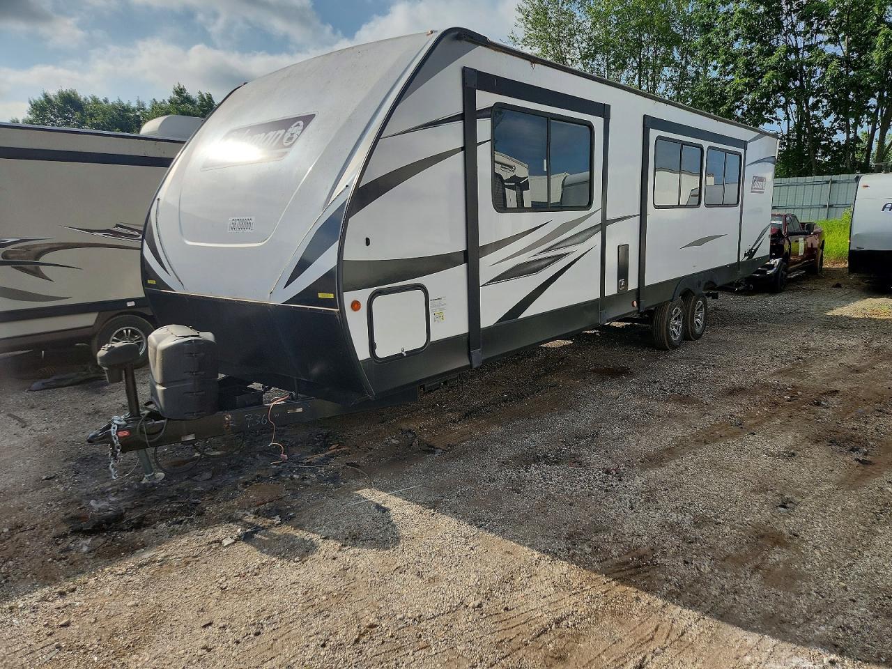 4YDT30527MM946736 · 2021 KEYSTONE COLEMAN · 2/10