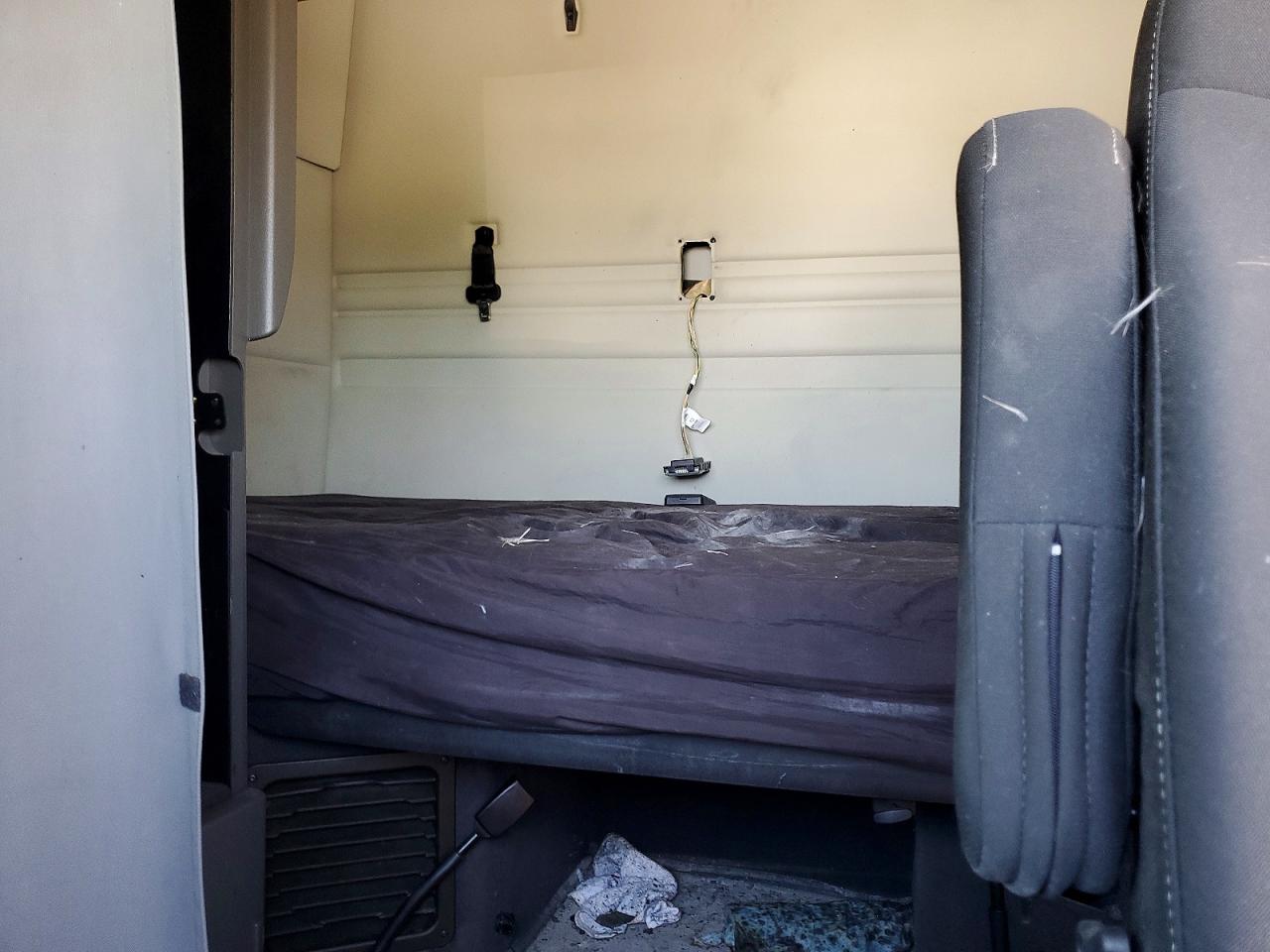 4V4WC9EGXLN251390 · 2020 VOLVO VNR · 6/10