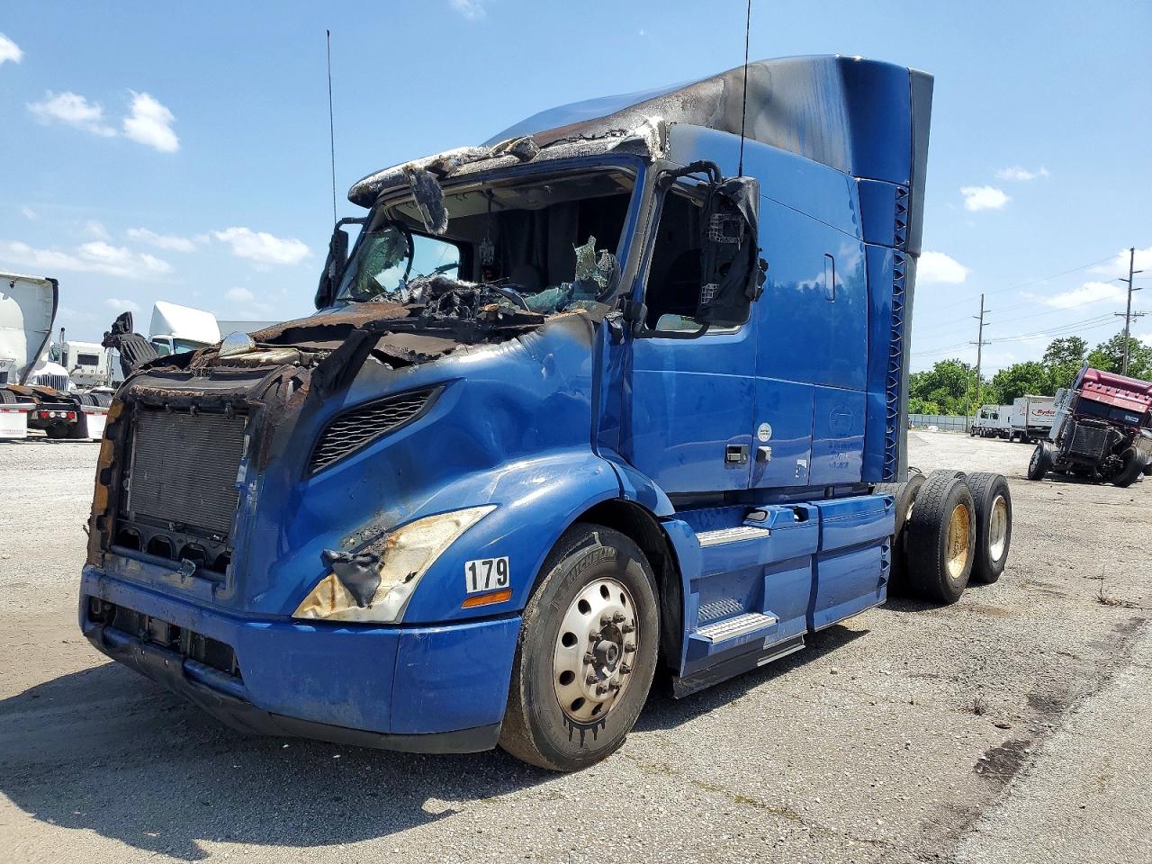 4V4WC9EGXLN251390 · 2020 VOLVO VNR · 2/10
