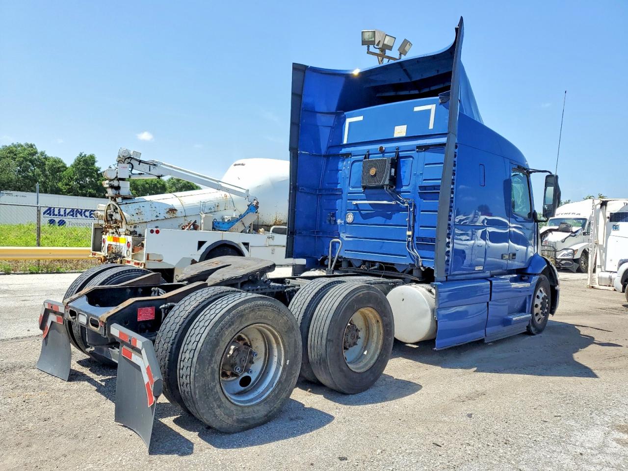 4V4WC9EGXLN251390 · 2020 VOLVO VNR · 4/10